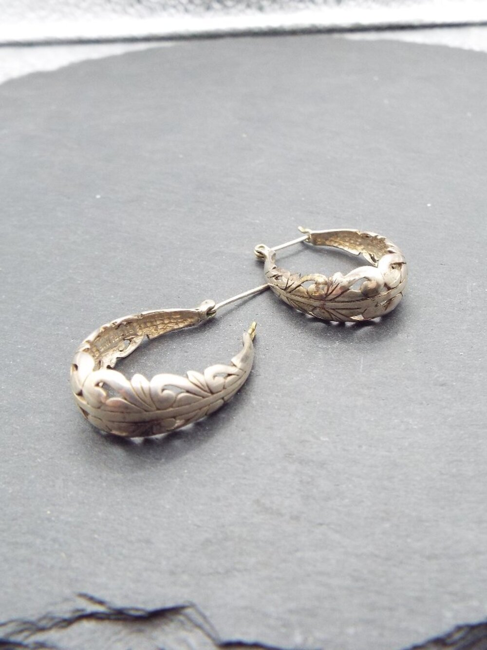VINTAGE STERLING INTRICATE FILIGREE OPENWORK OVOID HOOP EARRINGS 65